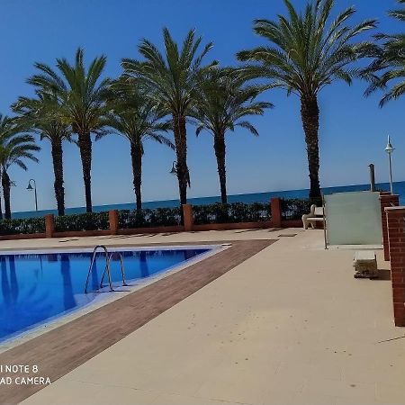 Beachfront Apartment In Альгарробо-Коста Экстерьер фото