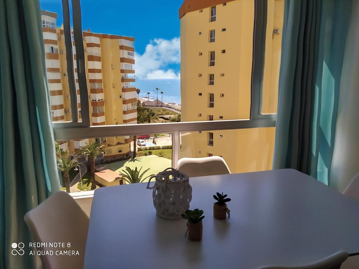 Beachfront Apartment In Альгарробо-Коста Экстерьер фото