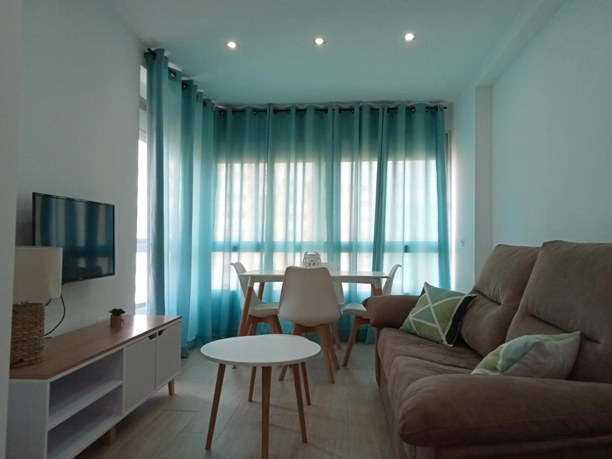 Beachfront Apartment In Альгарробо-Коста Экстерьер фото